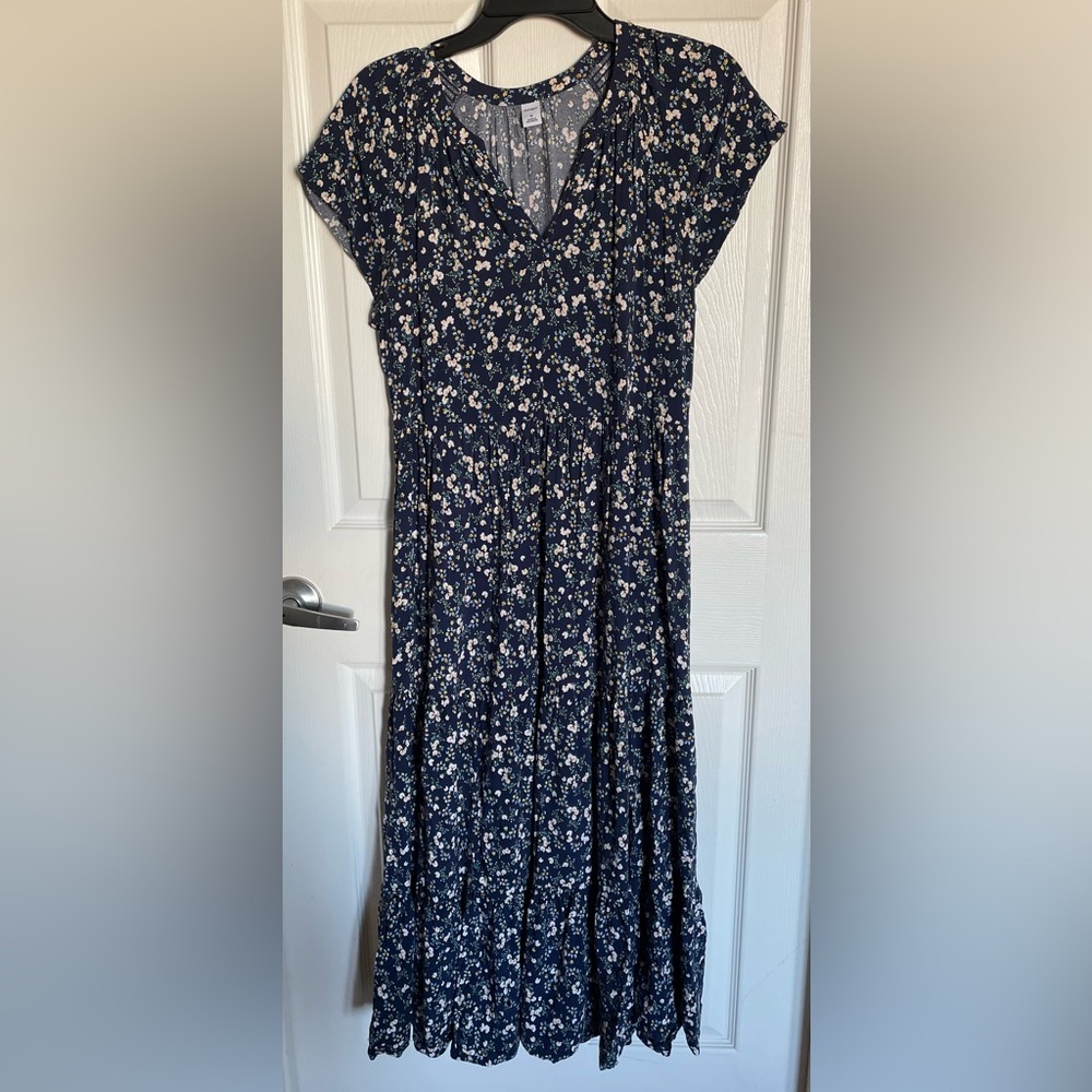 Old Navy Floral V-neck Dress maxi
